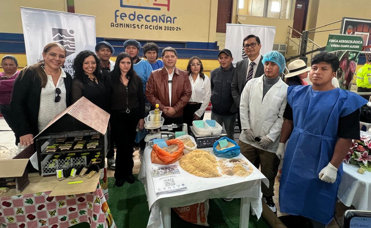 Carrera de Producción Pecuaria presentó proyectos en Feria del Ministerio de Agricultura