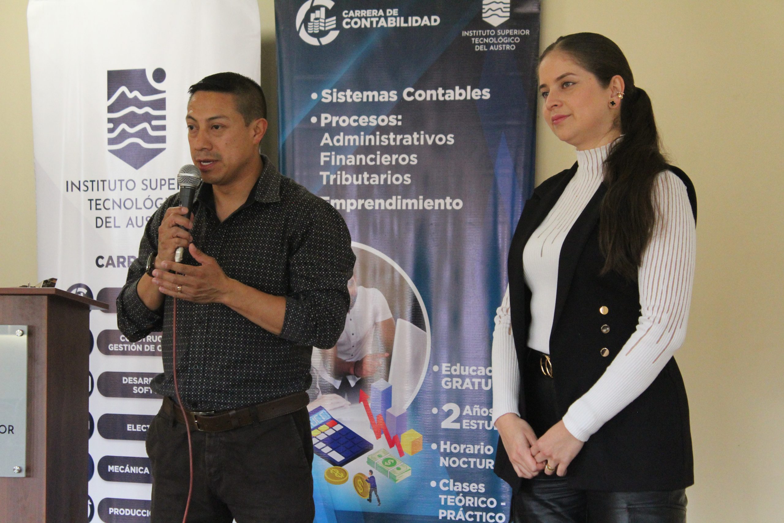 Emprendedores y Graduados asisten al curso sobre Declaración de IVA, Renta y cumplimiento tributario