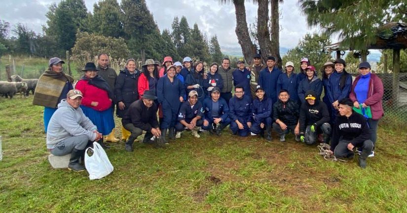 <strong>Estudiantes de Producción Pecuaria fortalecen sus competencias en campo con productores de Yanacocha del Buerán y Tushin Burgay</strong>