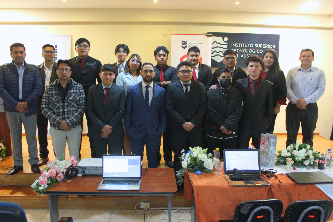 Estudiantes de Desarrollo de Software sustentaron sus trabajos de titulación con proyectos innovadores