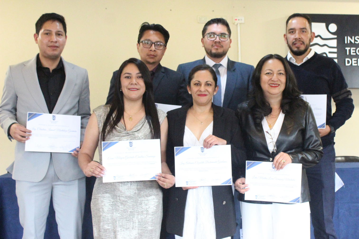 IST del Austro reconoció la excelencia y el compromiso de sus docentes mejor evaluados